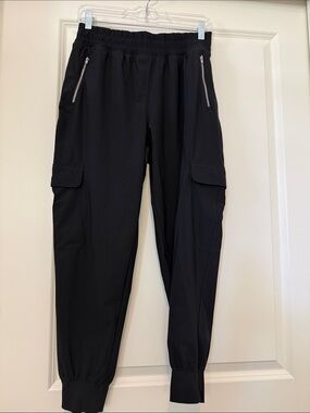 Women’s Old Navy Black Cargo Jogger Pants - Elastic Waist
